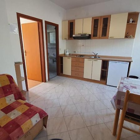 Apartments Irena Божава Экстерьер фото