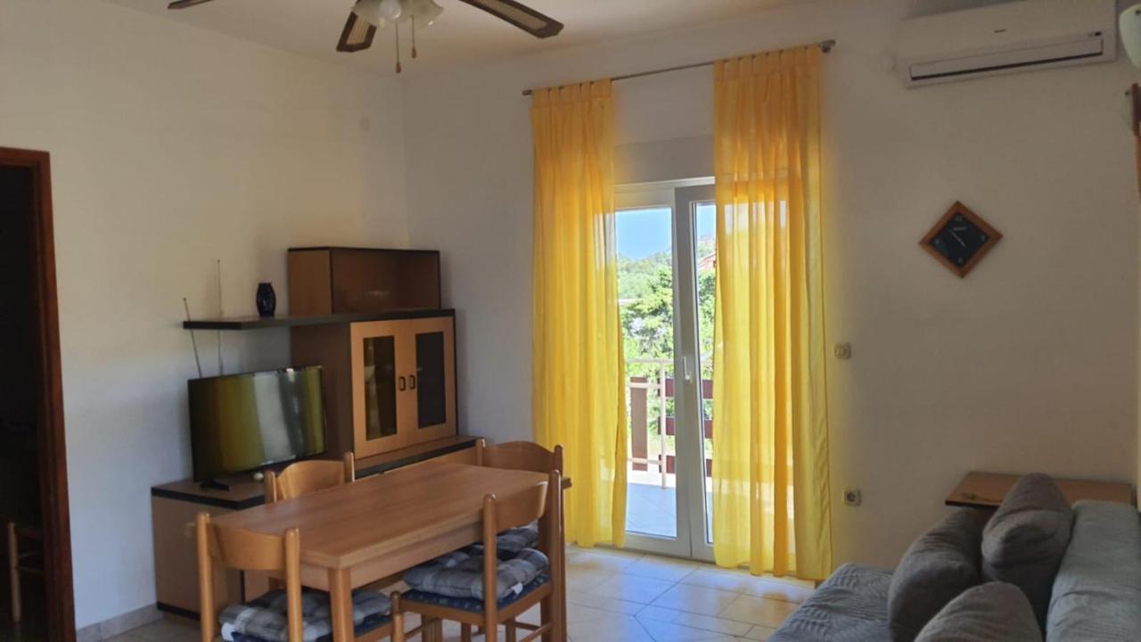Apartments Irena Божава Экстерьер фото