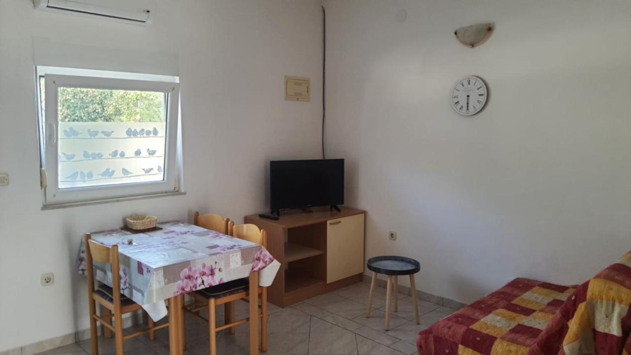 Apartments Irena Божава Экстерьер фото