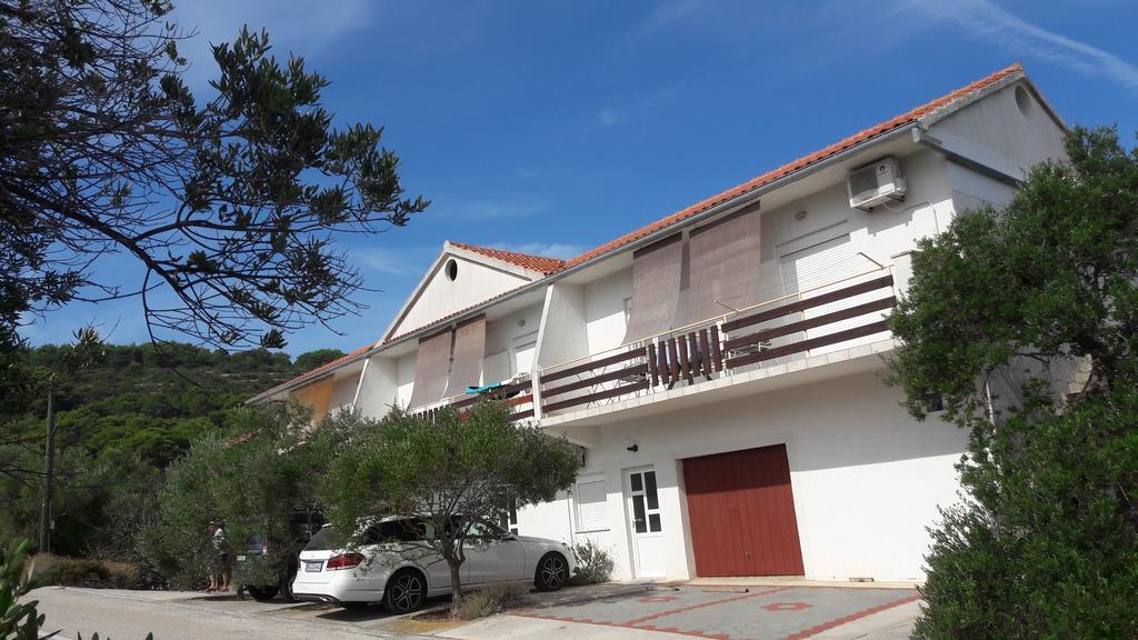 Apartments Irena Божава Экстерьер фото