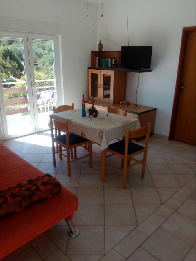 Apartments Irena Божава Экстерьер фото